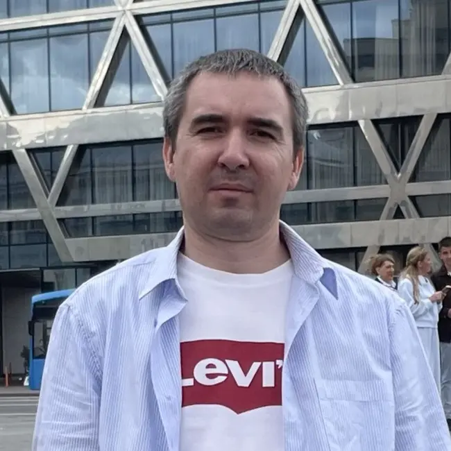Александр Лесников