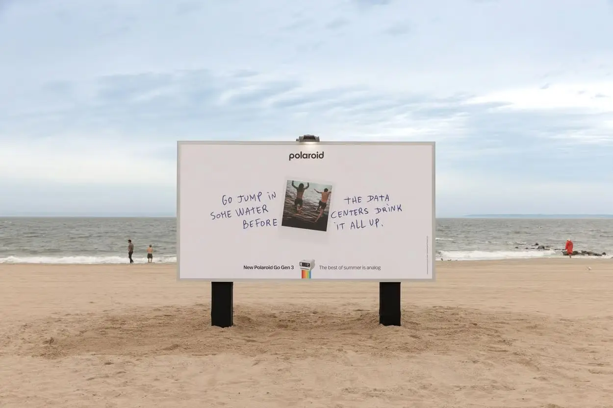 😍 Polaroid заплатил блогерам за неделю без соцсетей
Чтобы поддержать старт продаж новой камеры Polaroid Go Generation 3, бренд запустил кампейн The Best of Summer Is Analog | Сетка — социальная сеть от hh.ru