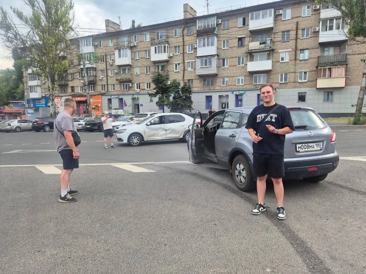 ДТП на пл. Бакинских Комиссар | Сетка — социальная сеть от hh.ru