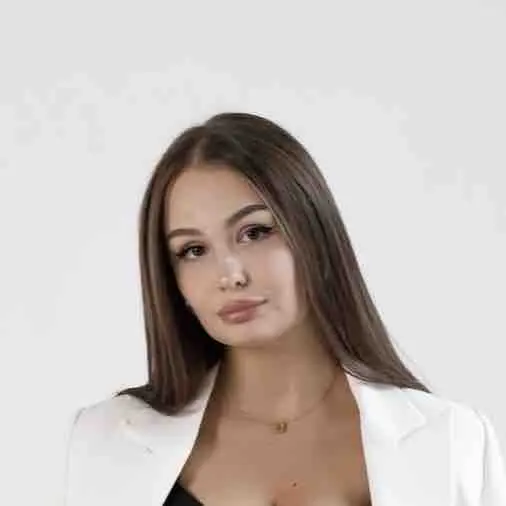 Александра Туника