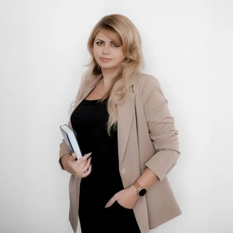 Александра Ениватова