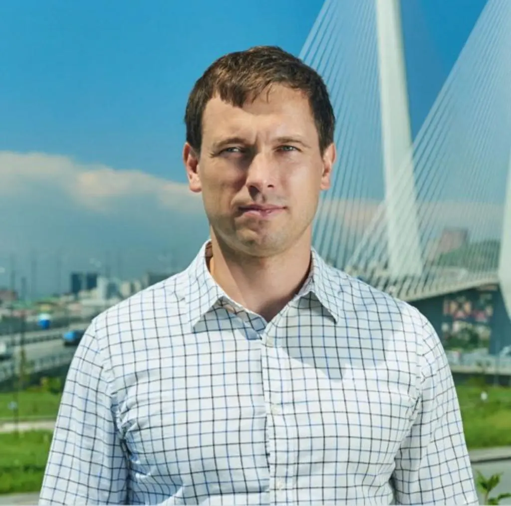 Антон Николаев