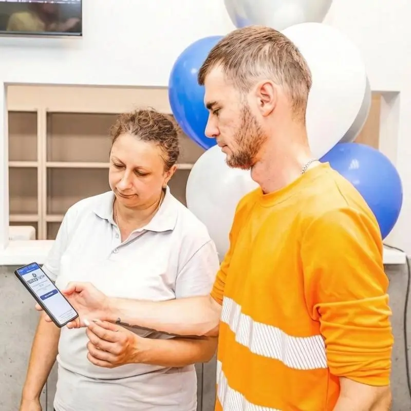 👷‍♂Комбинат КМАруда открыл Центр выдачи средств индивидуальной защиты (СИЗ).
Теперь все сотрудники предприятия получают спецодежду в одном месте. Для удобства работников запущено мобильное приложение | Сетка — социальная сеть от hh.ru