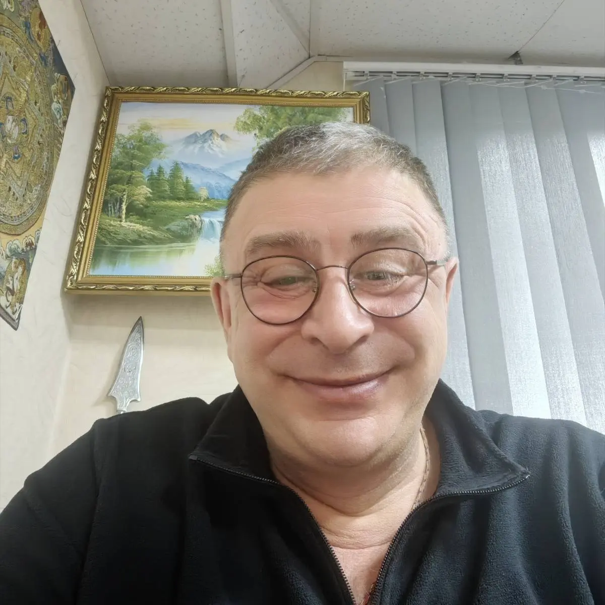 Альберт Леонов