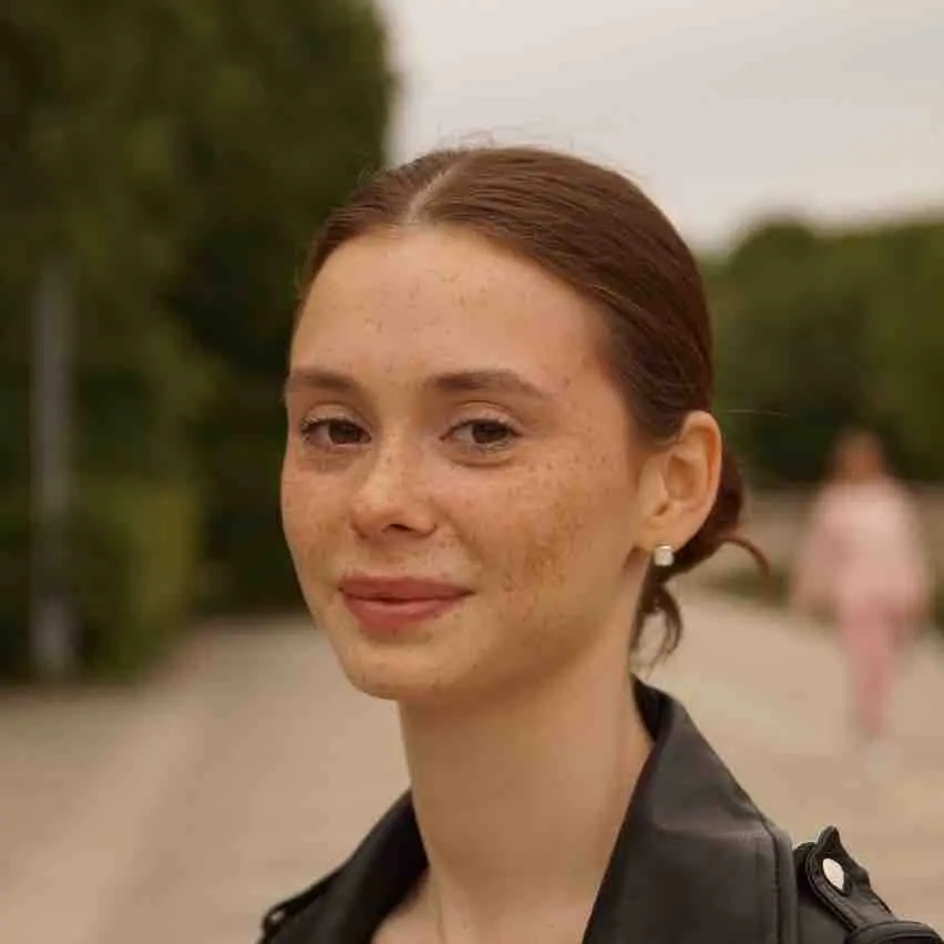 Кира Леонтьева