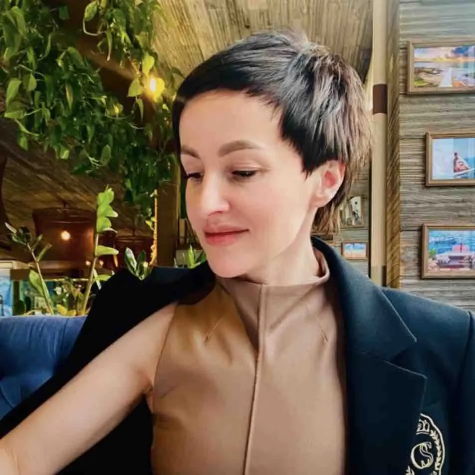 Елена Тушова