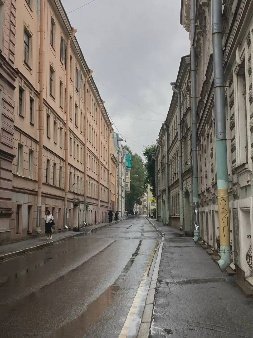 Питер, мой любимый Питер 💔
Такой дождливый и такой гостеприимный
Исполнила две заветные мечты🤎
🤎Увидела своими глазами Малый драматический театр Европы, в котором работала обожаемая мной Марина Гончар... | Сетка — социальная сеть от hh.ru
