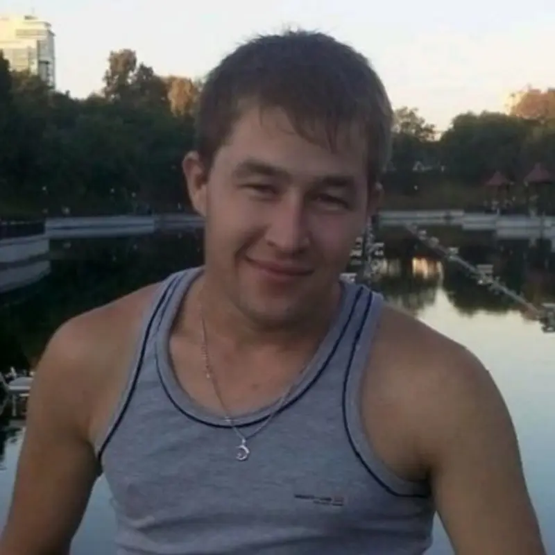Фидан Султанов