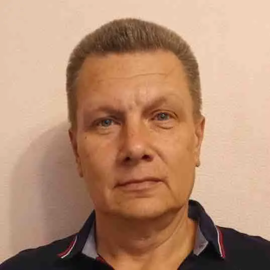 Павел Комаров