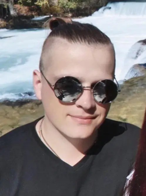 Никита Елизаров