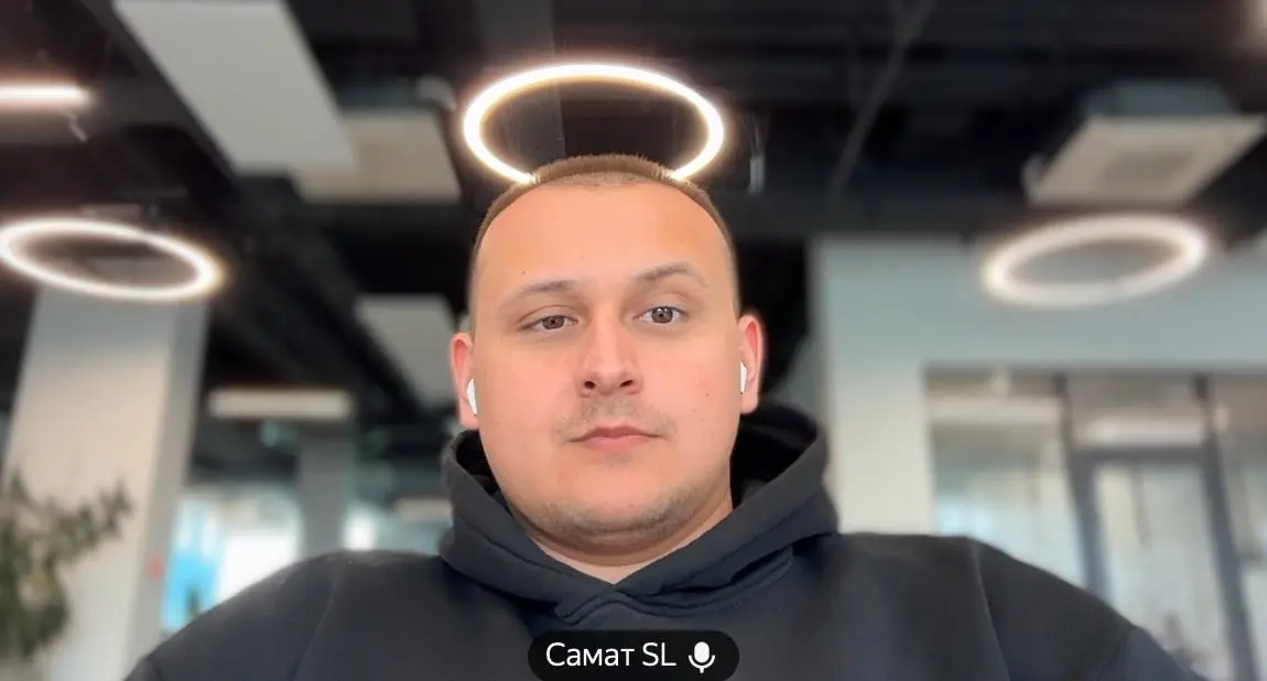 Вот так сегодня сидел на созвоне 😇
Так много всего хочеться тут рассказать, но нельзя 😁 | Сетка — социальная сеть от hh.ru