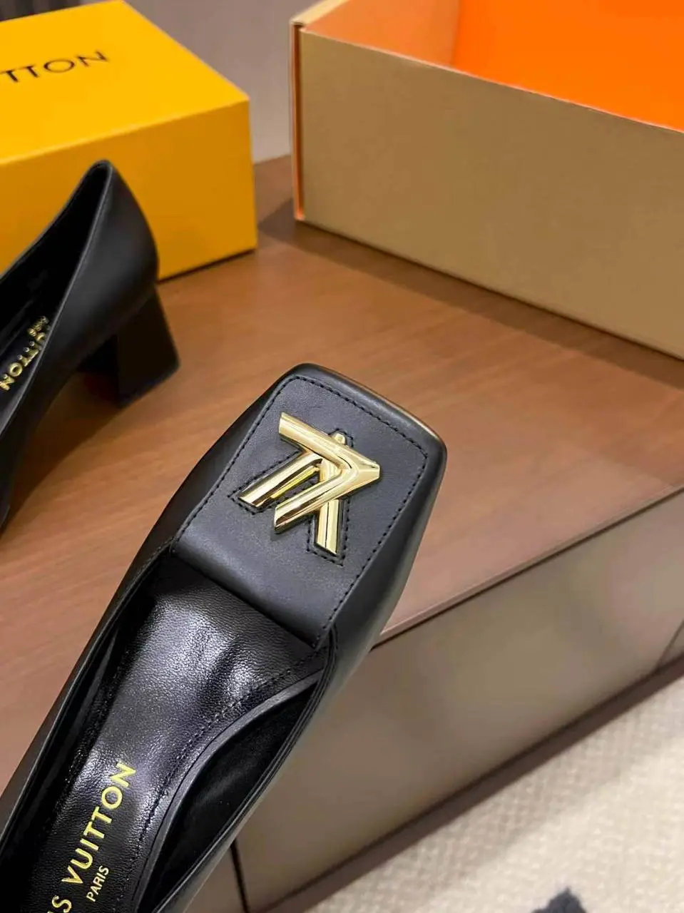 ▪️Премиум
▪️В наличии 36-41 размеры
▪️Цена 16.500₽
▪️Доставка-примерка по Москве
▪️ @byMarybelle
▪️Отправка в регионы ✈️ в этот же день | Сетка — социальная сеть от hh.ru