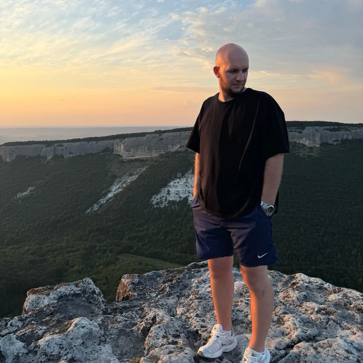 Евгений Хмелёв