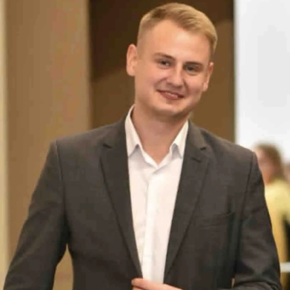 Дмитрий Коломасов