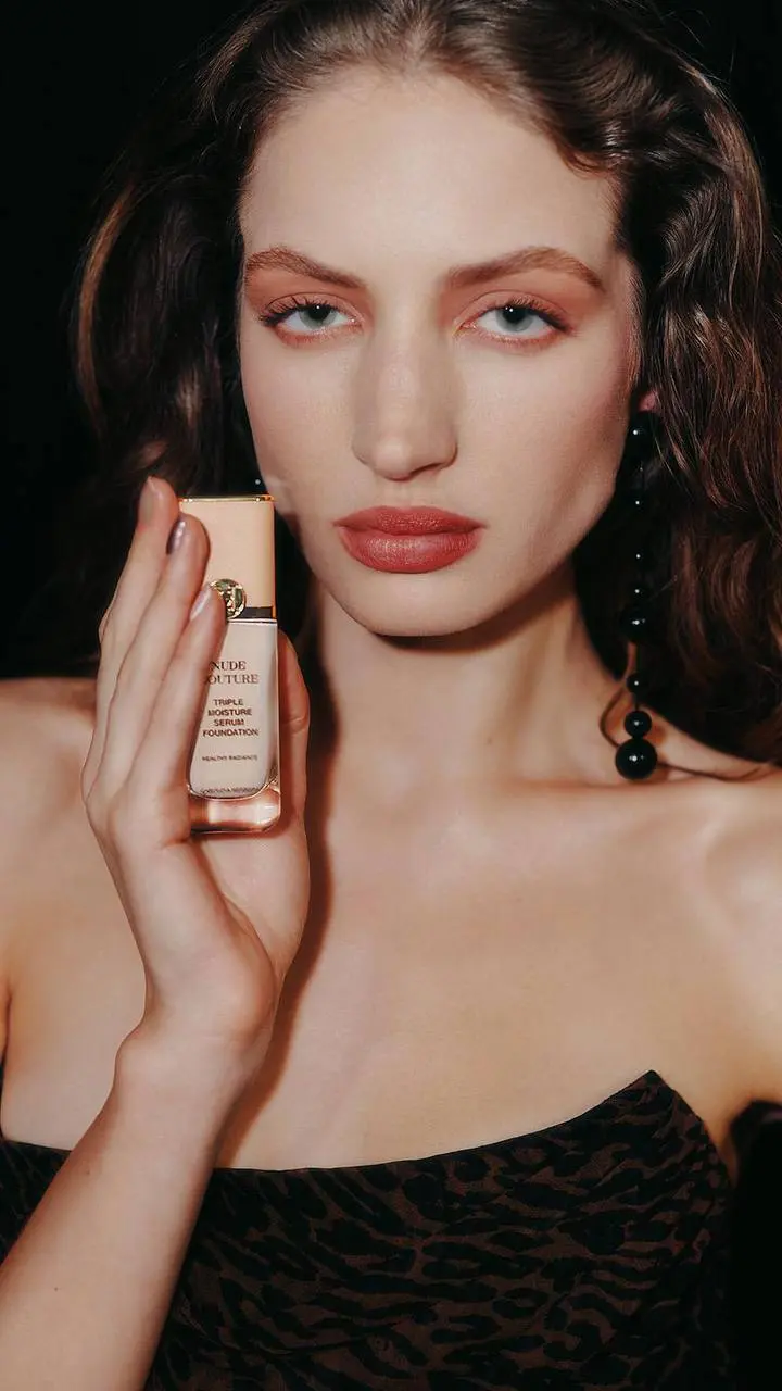 BEAUTY
От skinification к skincare 2.0: зачем макияжу понадобились экзосомы?
Граница между уходом и декоративной косметикой становится всё менее заметной | Сетка — социальная сеть от hh.ru