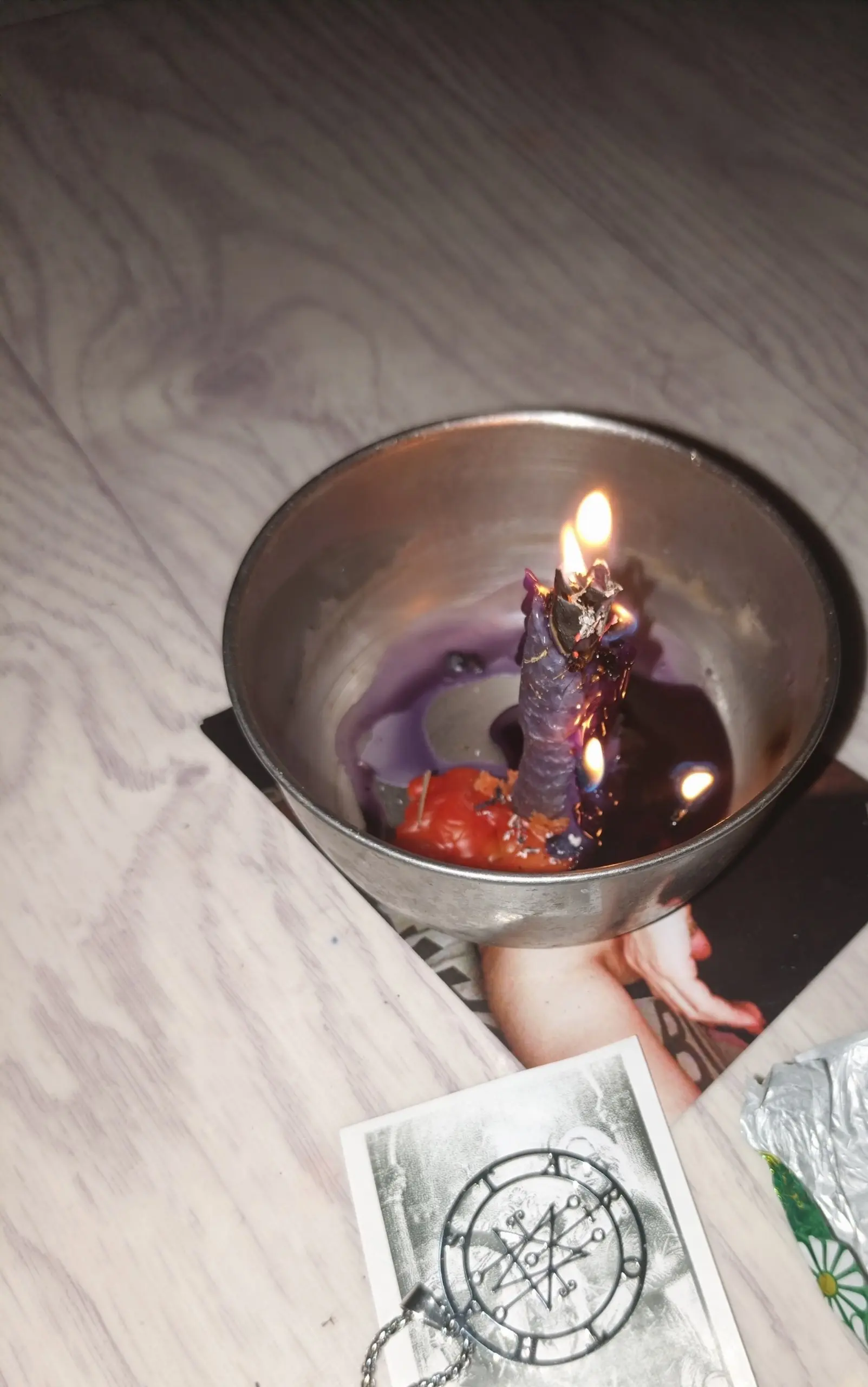 Вчера во время луны в весах, во время, когда именно хочется равновесия. Порядка уюта красоты, красоты вокруг, красоты внутри. Рекомендую прожечь именно на растущую луну | Сетка — социальная сеть от hh.ru