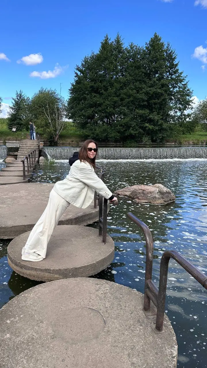 Наше с Сашей первое совместное путешествие очень сложно уложить в 9 фотографий…
Потому что тут вам и прекрасный Минск, и Мир с Несвижем, и драники в самых разных вариациях, и идеальное место для завтр... | Сетка — социальная сеть от hh.ru