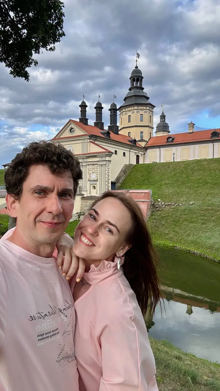 Наше с Сашей первое совместное путешествие очень сложно уложить в 9 фотографий…
Потому что тут вам и прекрасный Минск, и Мир с Несвижем, и драники в самых разных вариациях, и идеальное место для завтр... | Сетка — социальная сеть от hh.ru