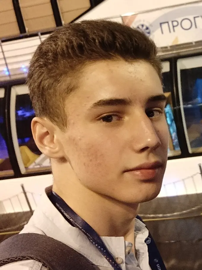 Максим Павлов