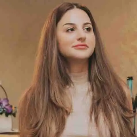Марина Есаян