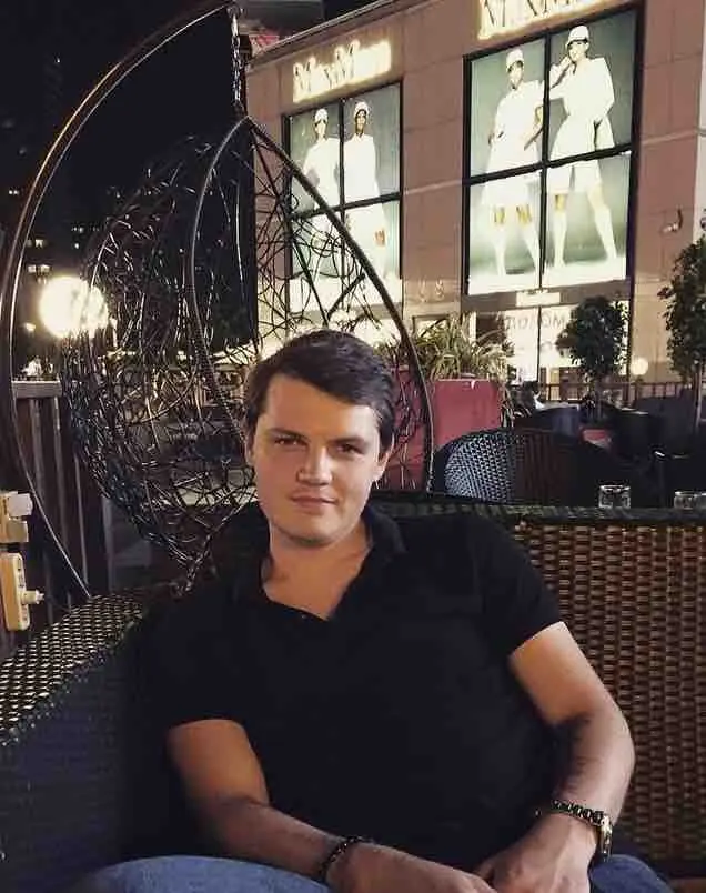 Дмитрий Кузнецов