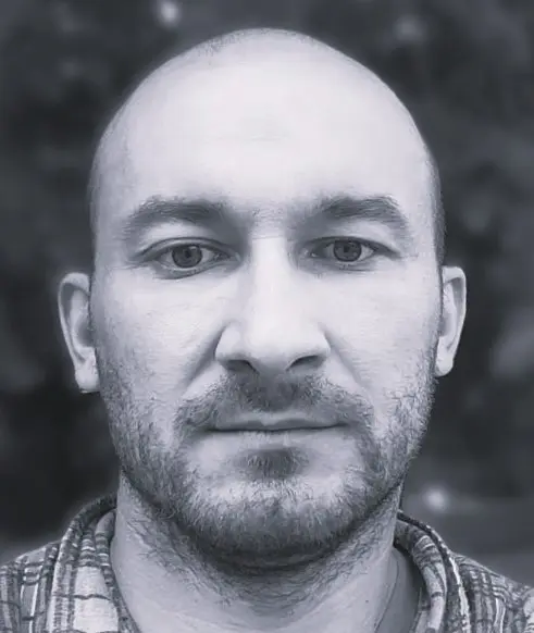 Денис Антонов