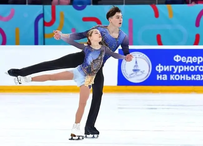 Шешелева и Карнаухов лидируют на этапе юниорского Гран-при ISU
#Россия #Спорт #ФигурноеКатание #Выводы #СМИ | Сетка — социальная сеть от hh.ru