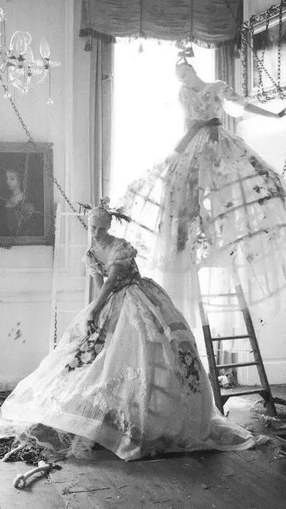 When Skirts Became Bigger Than Doors | Сетка — социальная сеть от hh.ru