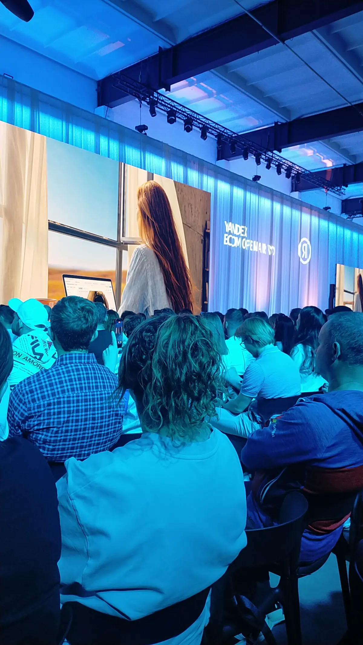 Yandex e-com open air 2026 🧡🧡🧡 | Сетка — социальная сеть от hh.ru