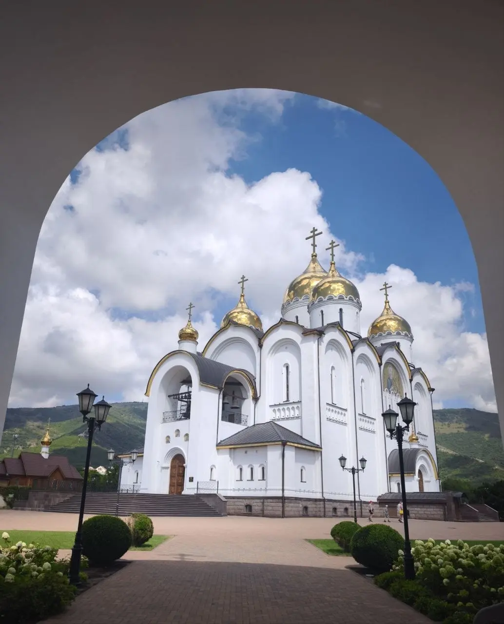 Собор Святого апостола Андрея Первозванного, Геленджик
Золотые купола - яркие и радостные
Короткое видео с панорамой Геленджика
#Отдых #Геленджик | Сетка — социальная сеть от hh.ru