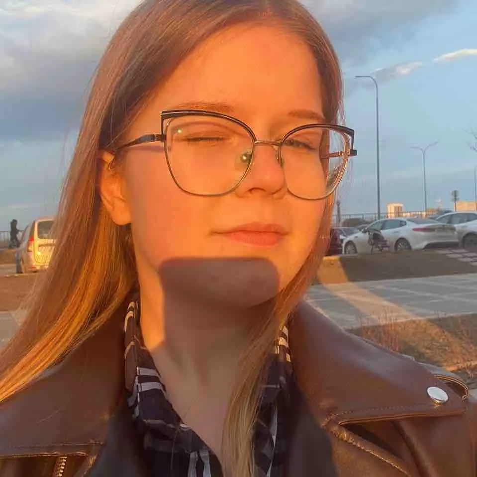 Ангелина Фролова