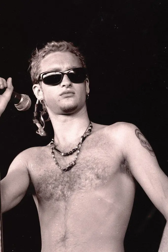 22.08.1967 — день рождения Лейна Стэйли. Голос Alice in Chains, живая легенда гранжа. Ушёл в 34 из-за передозировки, но его музыка осталась навсегда | Сетка — социальная сеть от hh.ru