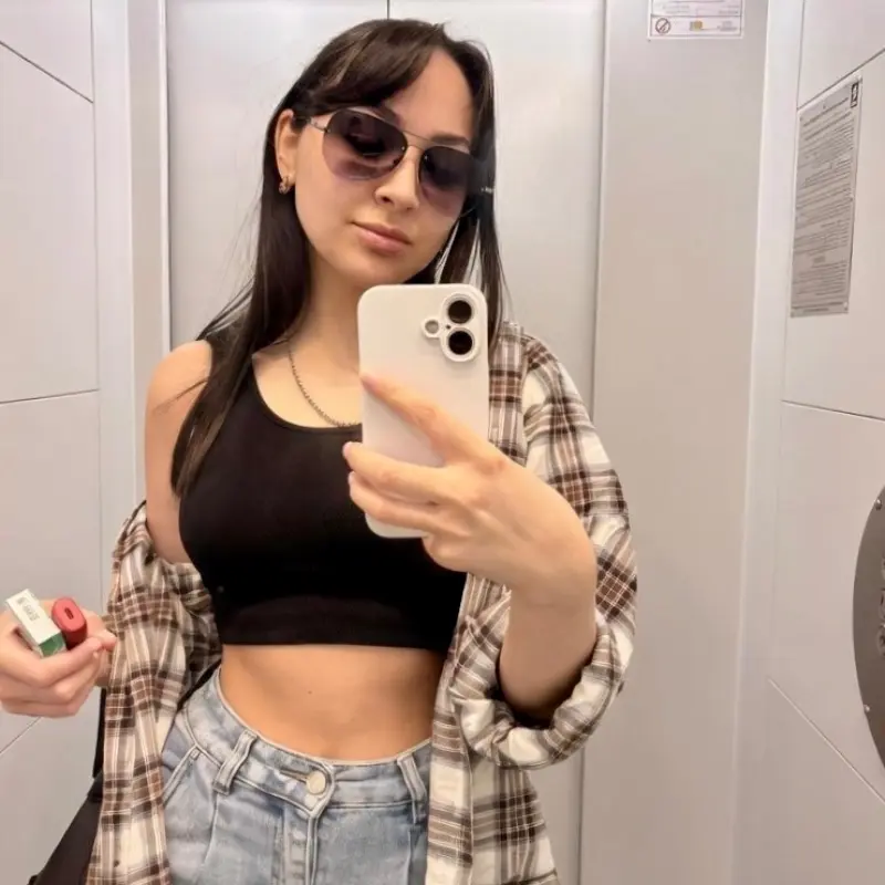 Алина Попова