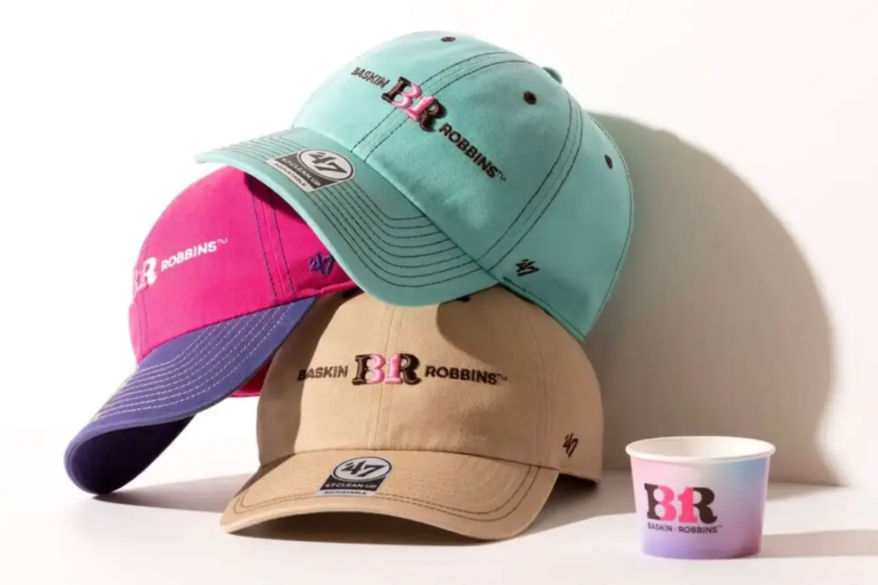Baskin-Robbins превратил вкус мороженого в предмет гардероба
13 августа вышла коллаборация Baskin-Robbins и ’47 — серия кепок, в которой вкусы мороженого переводятся на язык streetwear | Сетка — социальная сеть от hh.ru