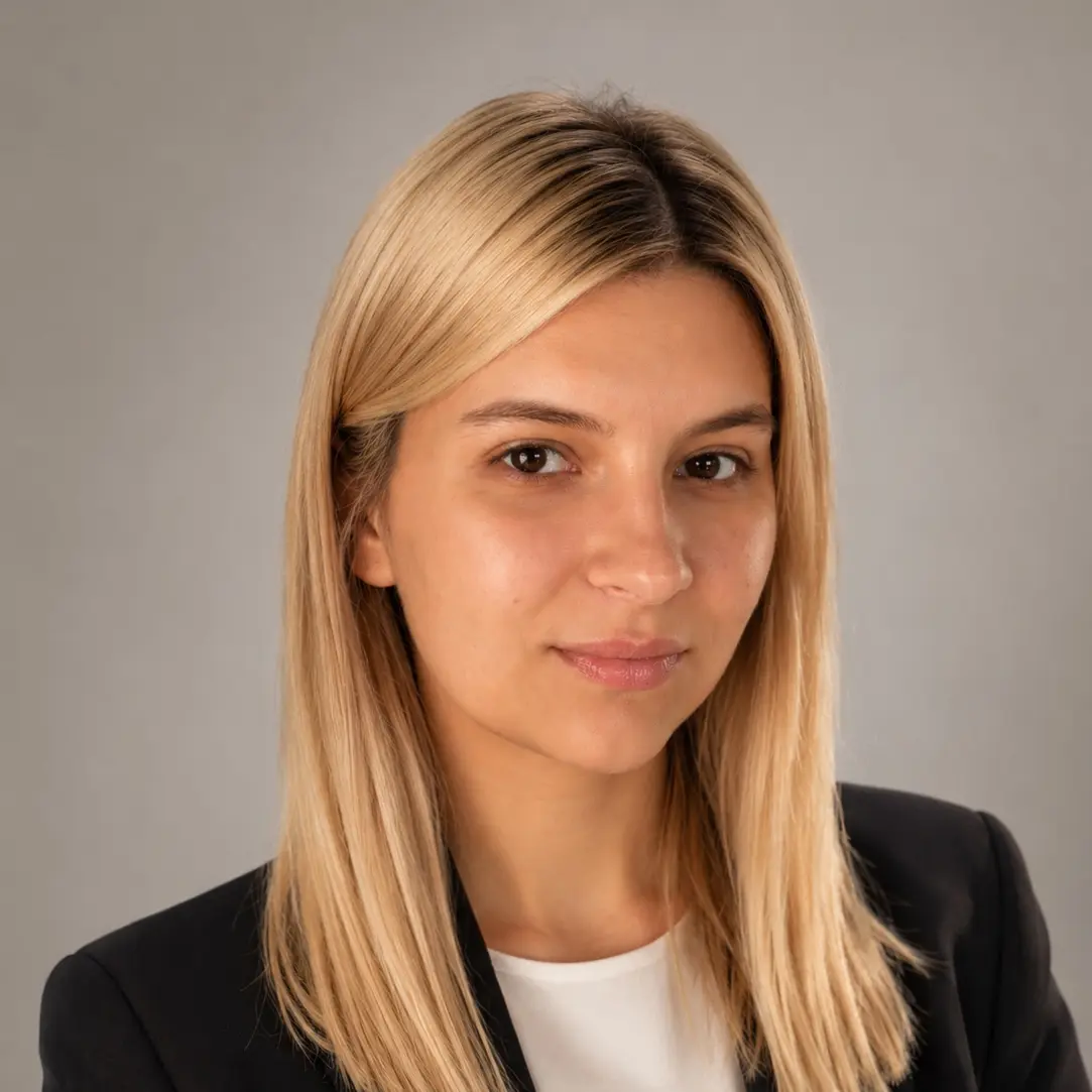 Анна Султанова