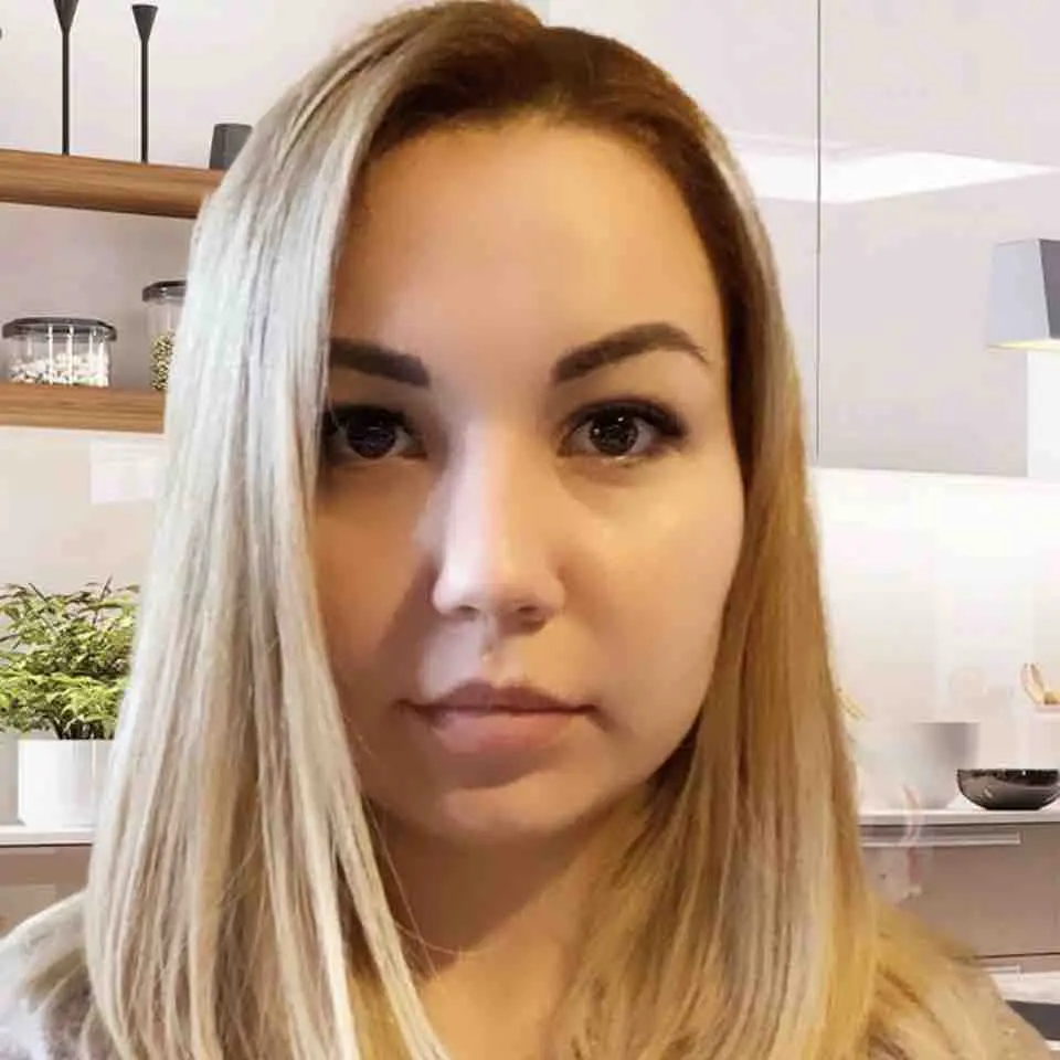 Анастасия Зонис