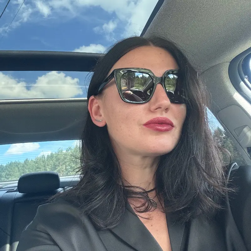 Елена Ко
