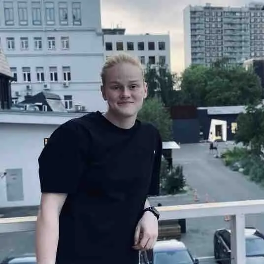 Коучащая Акула
