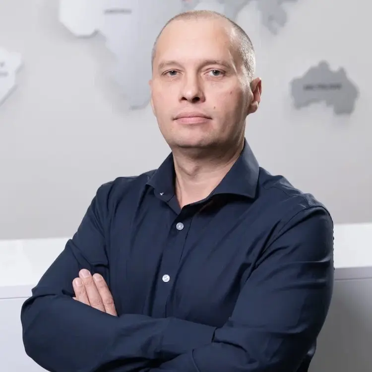 Денис Романов