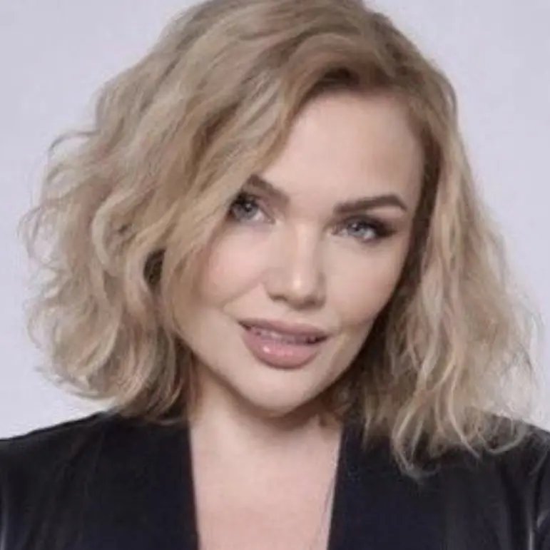 Юлия Степанова