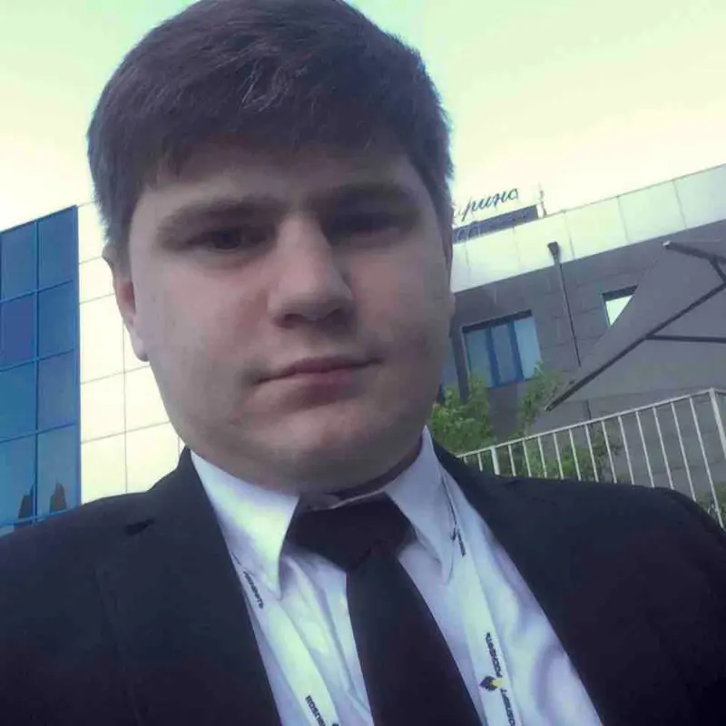 Антон Мельников