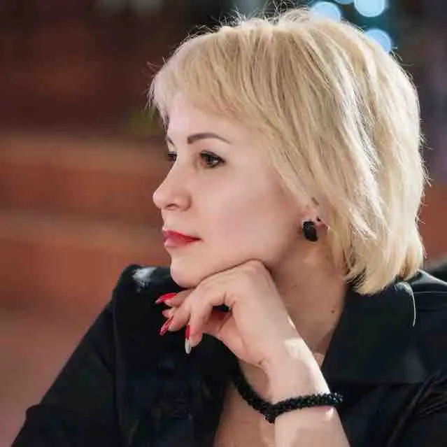 Карина Олейник