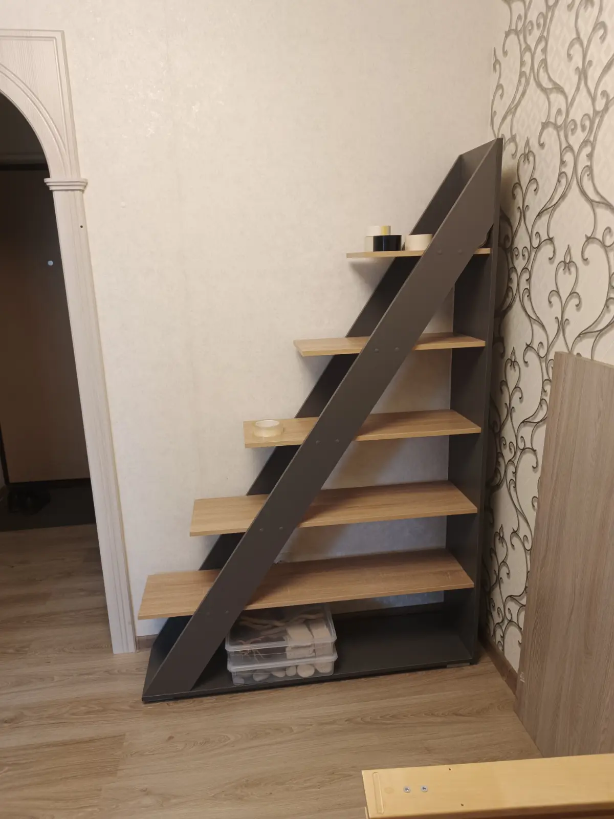 Санкт-Петербург
Продам
1. Стеллаж напольный деревянный
Есть небольшой скол, его не видно(со стороны стены , повредили при доставке)
Цена: 4000р
Самовывоз
Кудрово, Итальянский переулок 4
\
3 | Сетка — социальная сеть от hh.ru