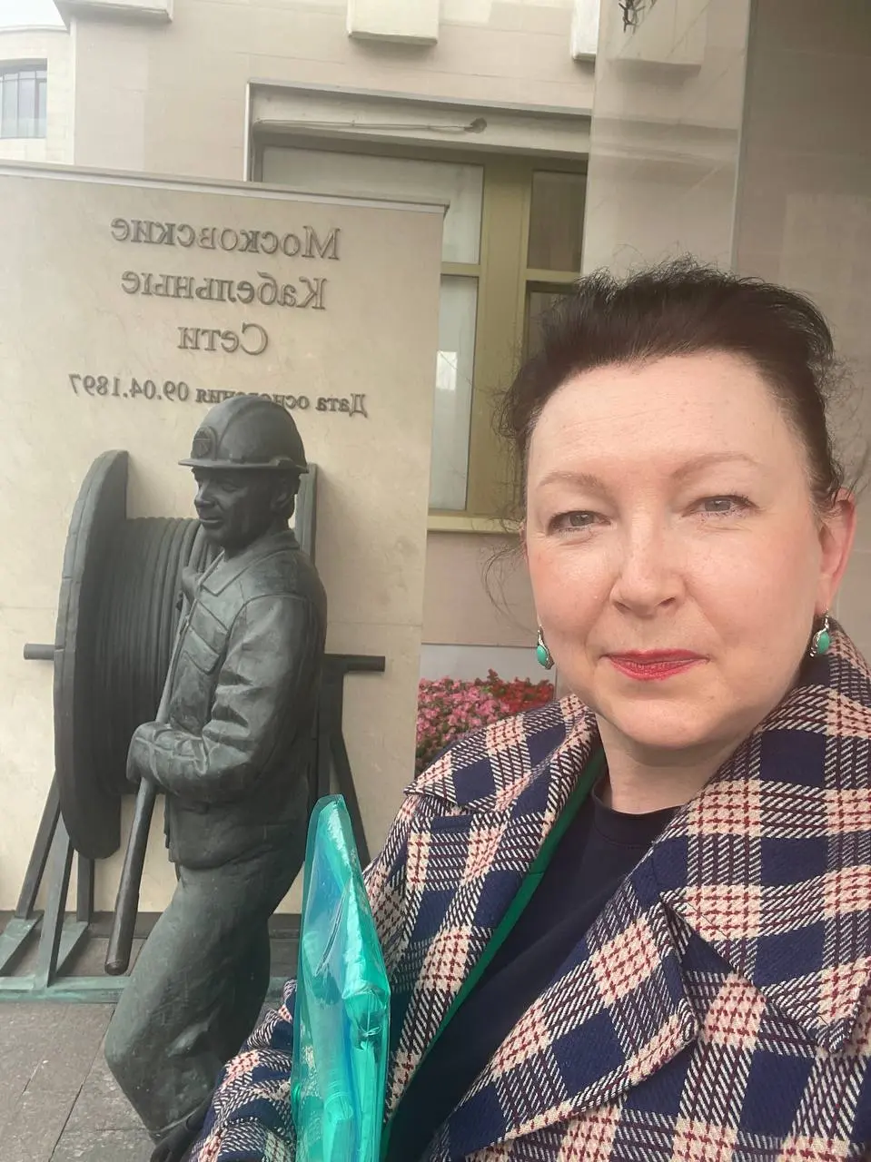Как часто ты попадаешь в ловушку мышления
«Кто, если не я?»
Мы с друзьями часто обсуждаем этот вопрос. И каждый раз я ловлю себя на том, что за этой фразой стоит не только благородство | Сетка — социальная сеть от hh.ru