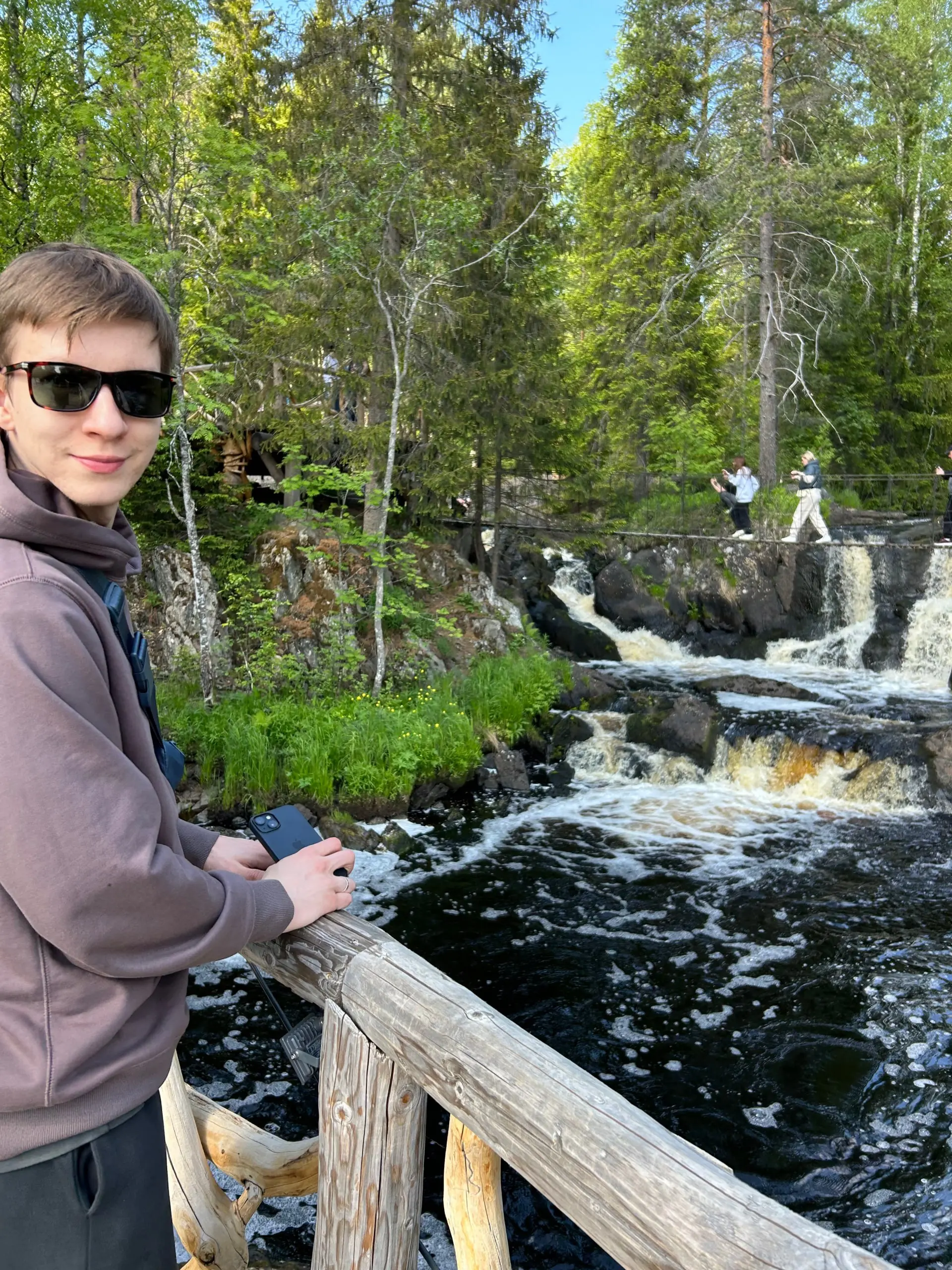 Последняя среда августа и новое направление, чюваки. Но если вы поедете туда осенью, то также клёво проведете время.
Я называю это — пробник Карелии | Сетка — социальная сеть от hh.ru