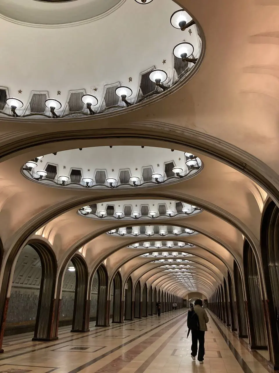 В Москве очень 🙌хо-ро-шо🙌 гуляется | Сетка — социальная сеть от hh.ru