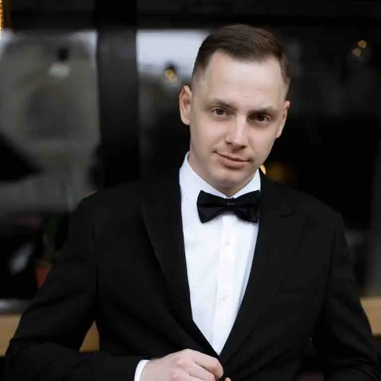 Андрей Курынин