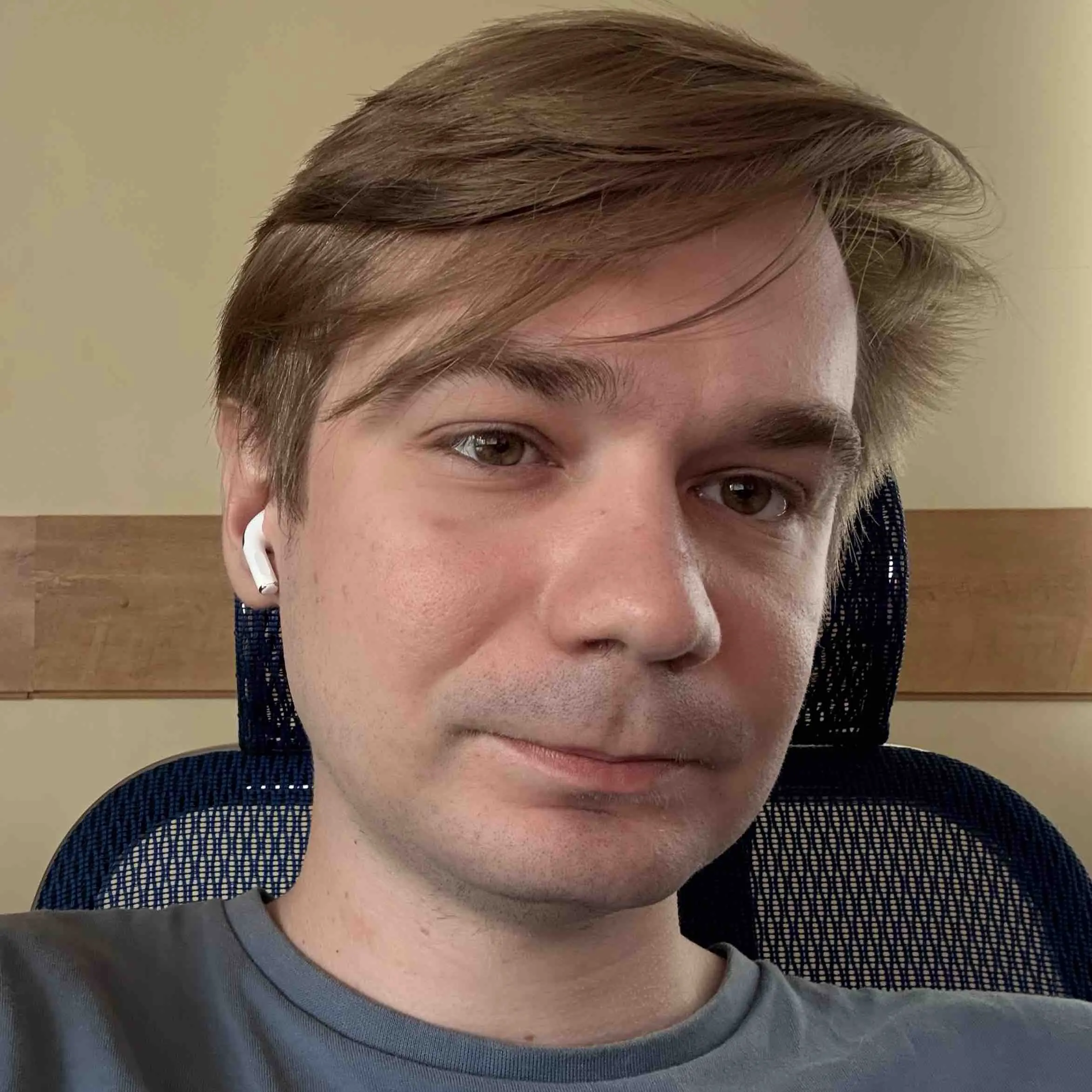 Леонид Комаров