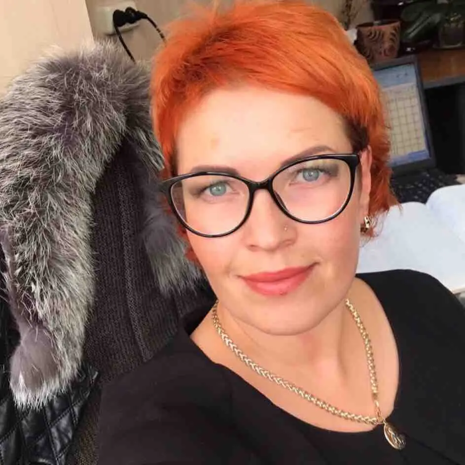 Анна Алипова