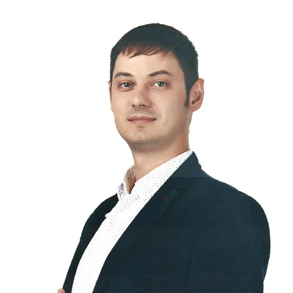 Роман Аверин